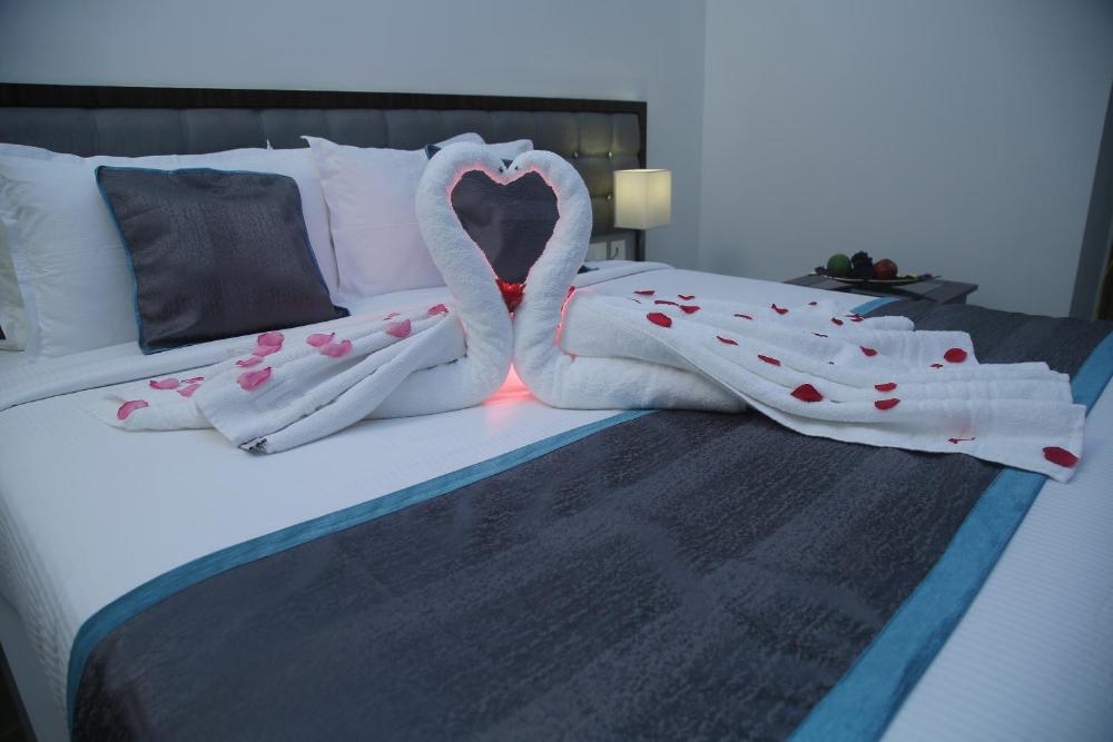 park iris hotels mg road