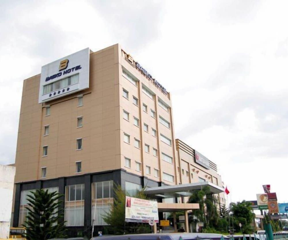 premier basko hotel padang