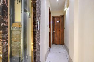 super townhouse hotel o benchmark