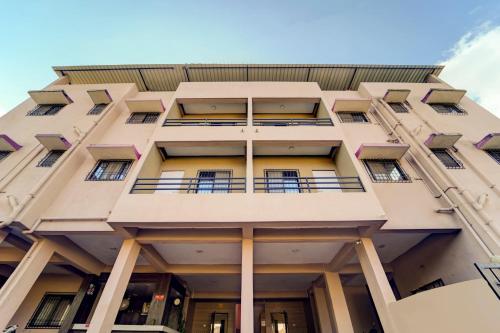 flagship hotel sai residenci