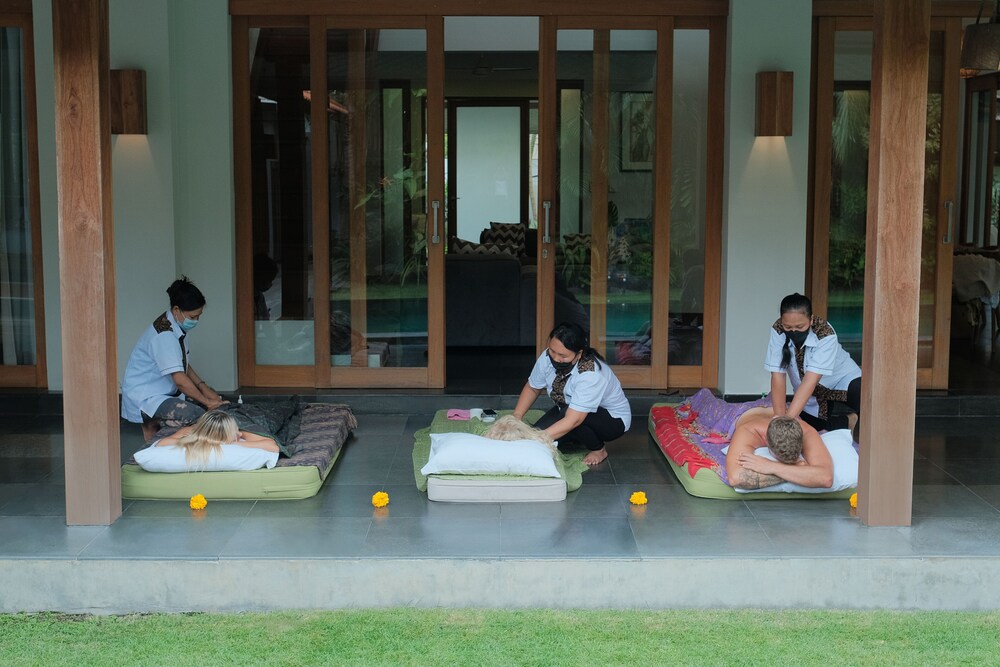 villa litera seminyak