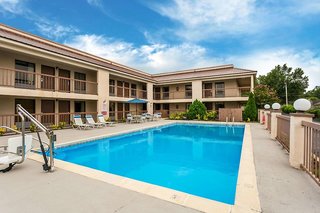 Quality Inn,Near Bb King Museum,3 star