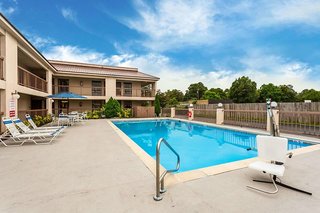 Quality Inn,Near Bb King Museum,3 star