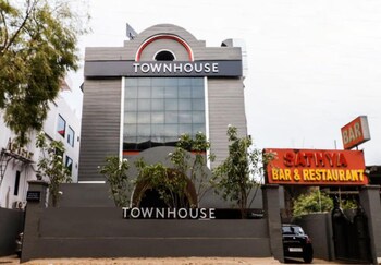 hotel satya townhouse