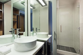 aloft manhattan downtown financial district