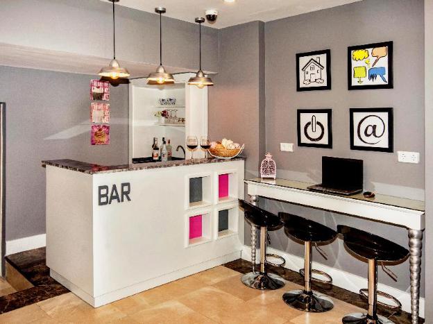 raymond hotel old city