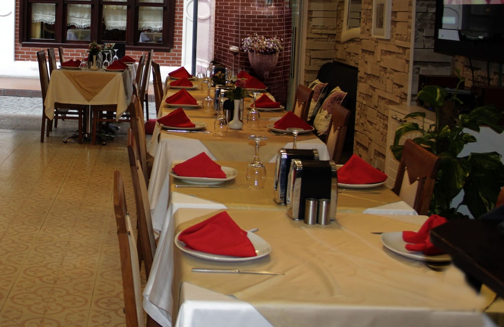 raymond hotel old city