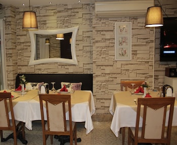 raymond hotel old city