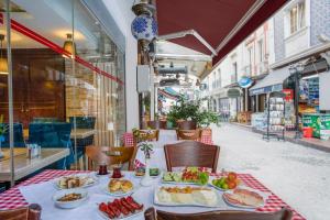 raymond hotel old city