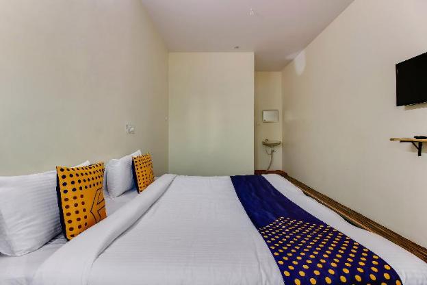 spot on hotel chirags