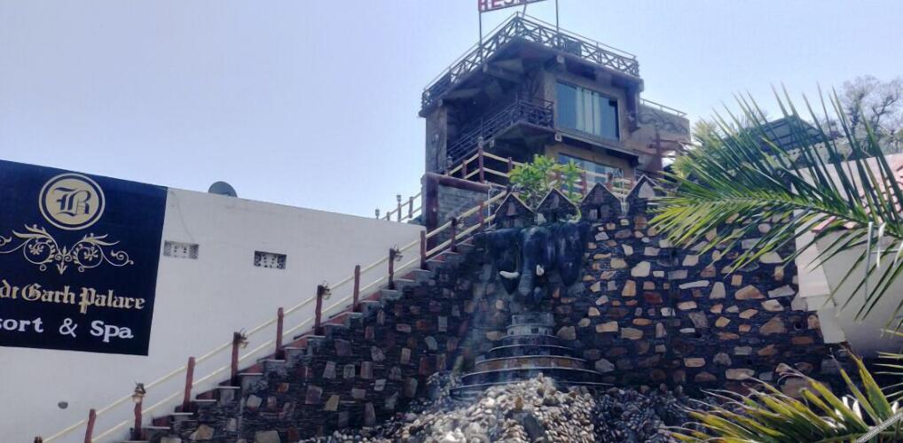 badigarh palace resort