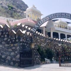 badigarh palace resort