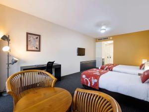 mercure kakadu crocodile hotel
