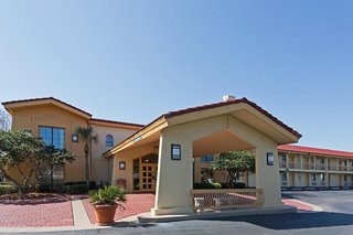 Baymont By Wyndham Jacksonville Orange Park,Jacksonville>>Duval,3 star