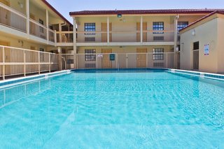 Baymont By Wyndham Jacksonville Orange Park,Jacksonville>>Duval,3 star