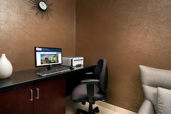 springhill suites by marriott jacksonville north i 95 area
