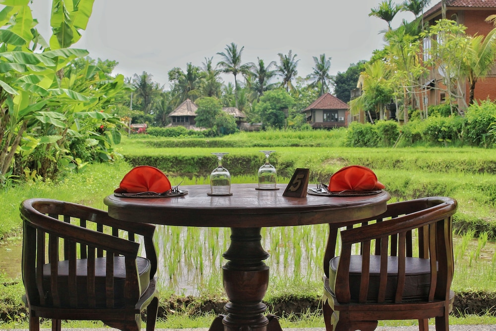 saren indah hotel