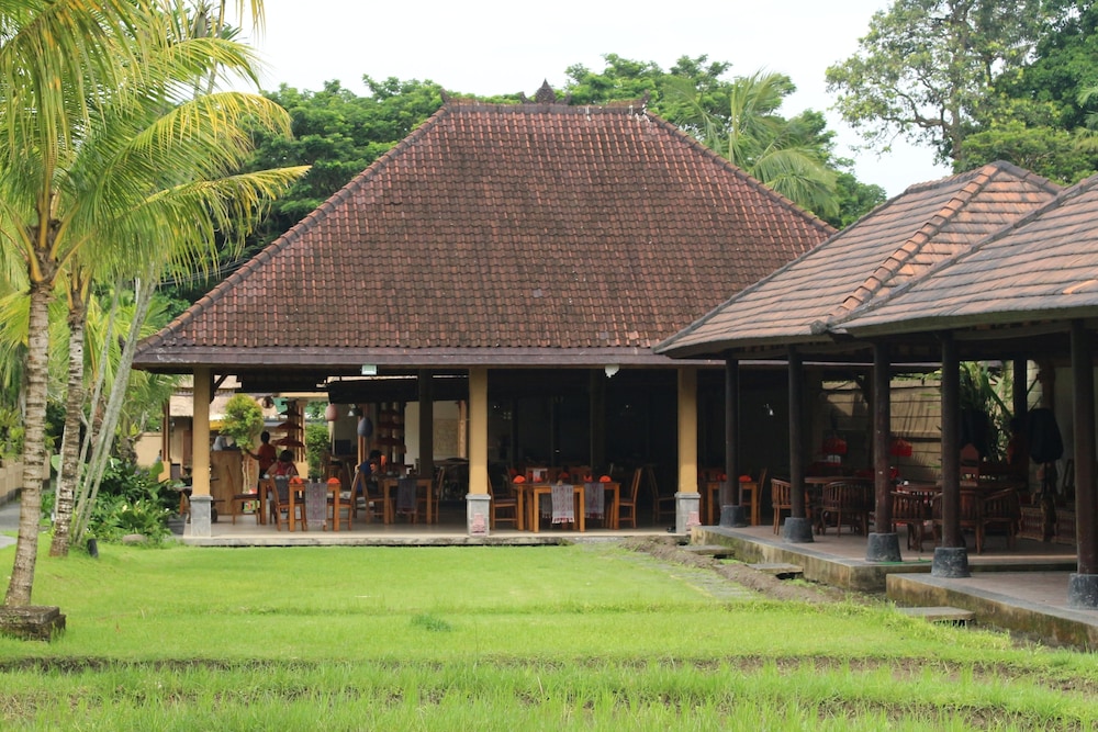 saren indah hotel