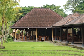 saren indah hotel