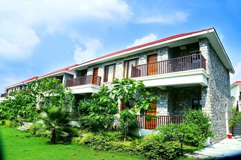 the corbet manral resort and spa