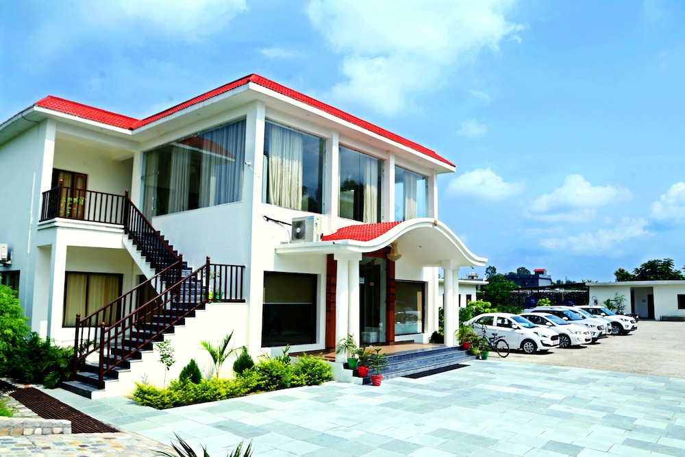 the corbet manral resort and spa