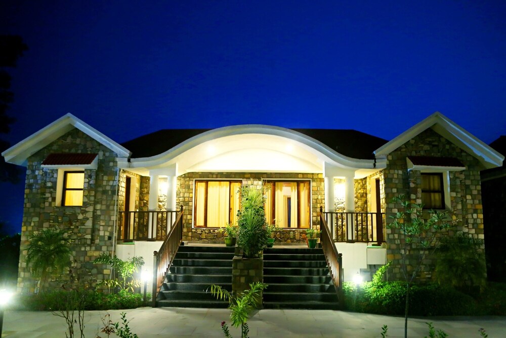 the corbet manral resort and spa