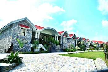 the corbet manral resort and spa