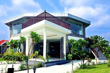 the corbet manral resort and spa