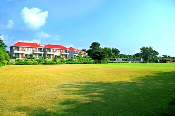 the corbet manral resort and spa