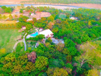 corbett wild resort a river access property