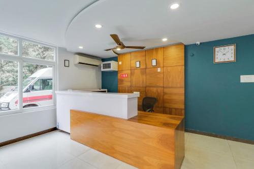 Silverkey Executive Stays 76581 Hotel Stay Inn Maharani Peta,Visakhapatnam>>Alipur,3 star