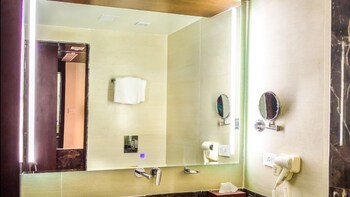 hotel bravia pancheel by satguru