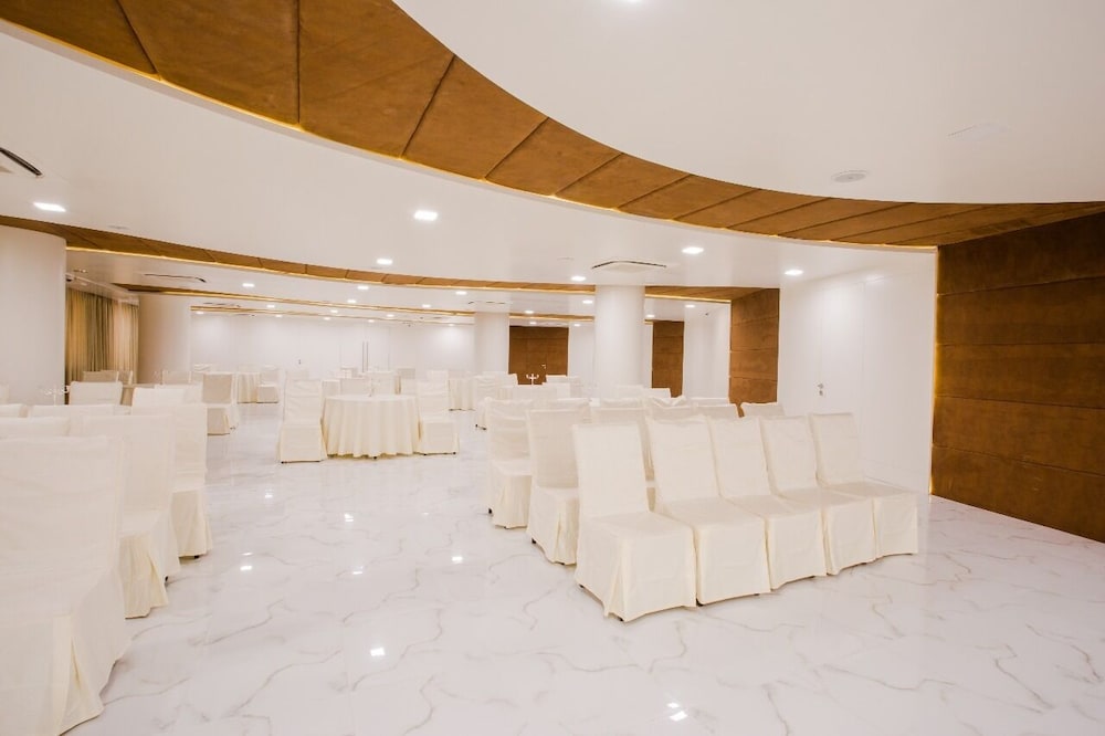 hotel bravia pancheel by satguru