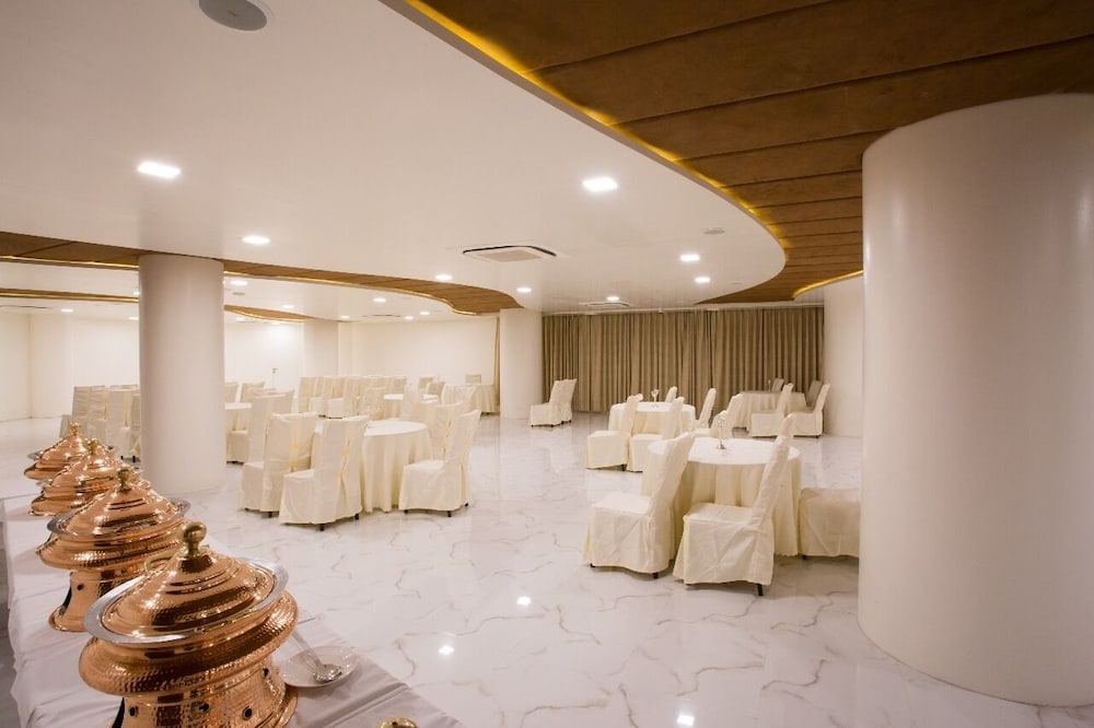 hotel bravia pancheel by satguru