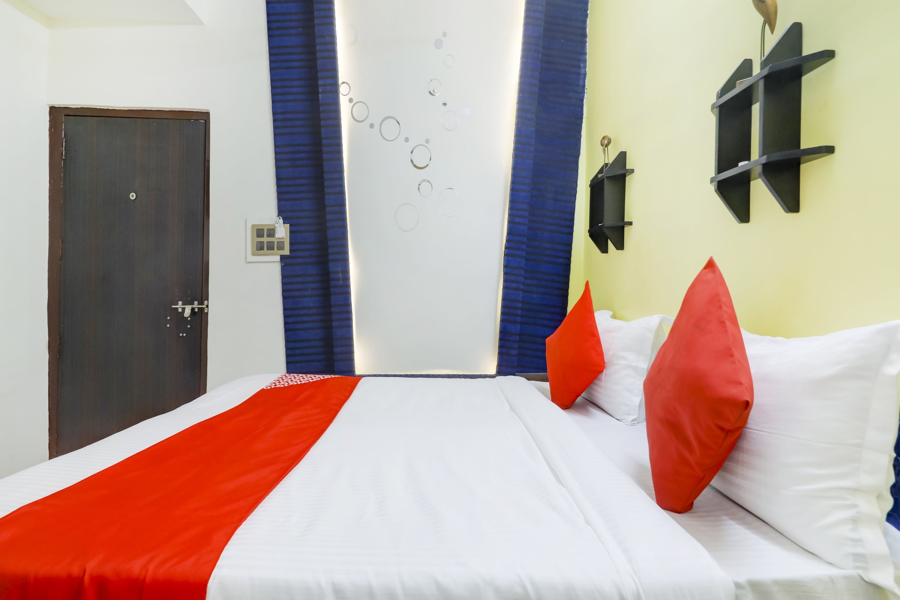 oyo flagship 76333 shannu residency