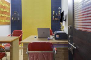 oyo flagship 76333 shannu residency