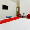 oyo flagship 76333 shannu residency