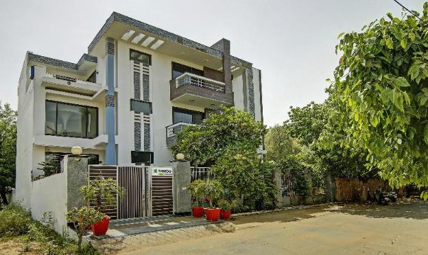 hotel blue moon residency