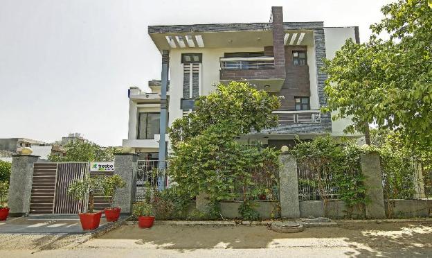 hotel blue moon residency