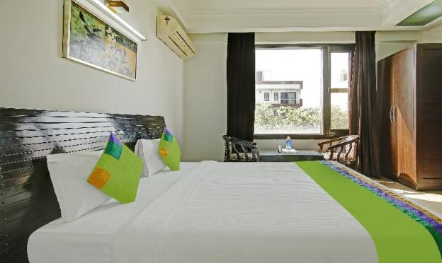 hotel blue moon residency