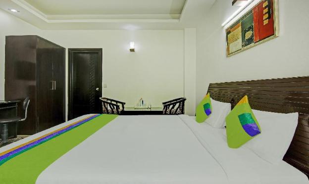 hotel blue moon residency