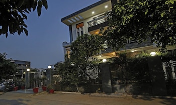 hotel blue moon residency