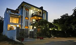 hotel blue moon residency