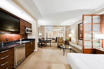 stripviewsuites two bedroom at signature