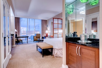 stripviewsuites two bedroom at signature