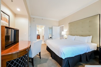 stripviewsuites two bedroom at signature