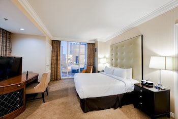 stripviewsuites two bedroom at signature