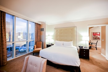 stripviewsuites two bedroom at signature