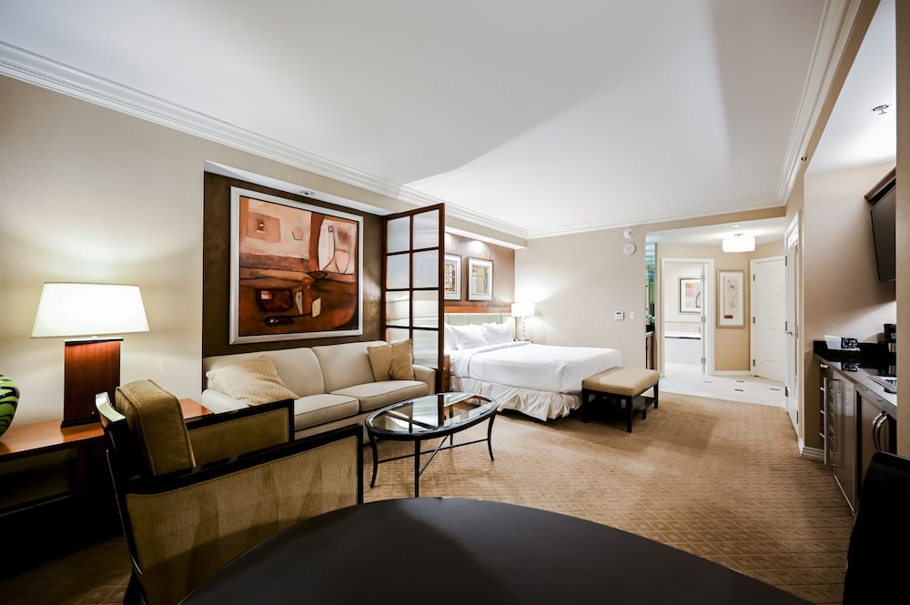 stripviewsuites two bedroom at signature