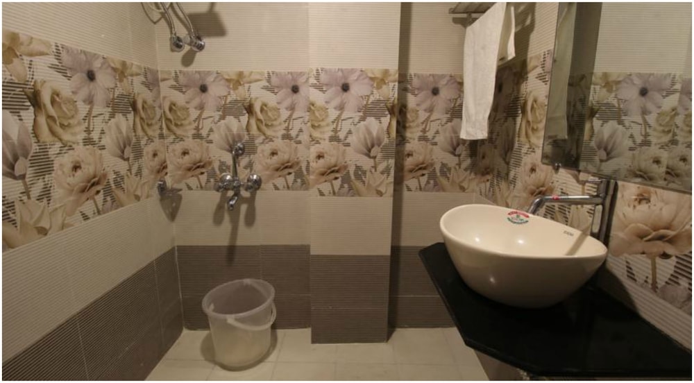 hotel ashir inn